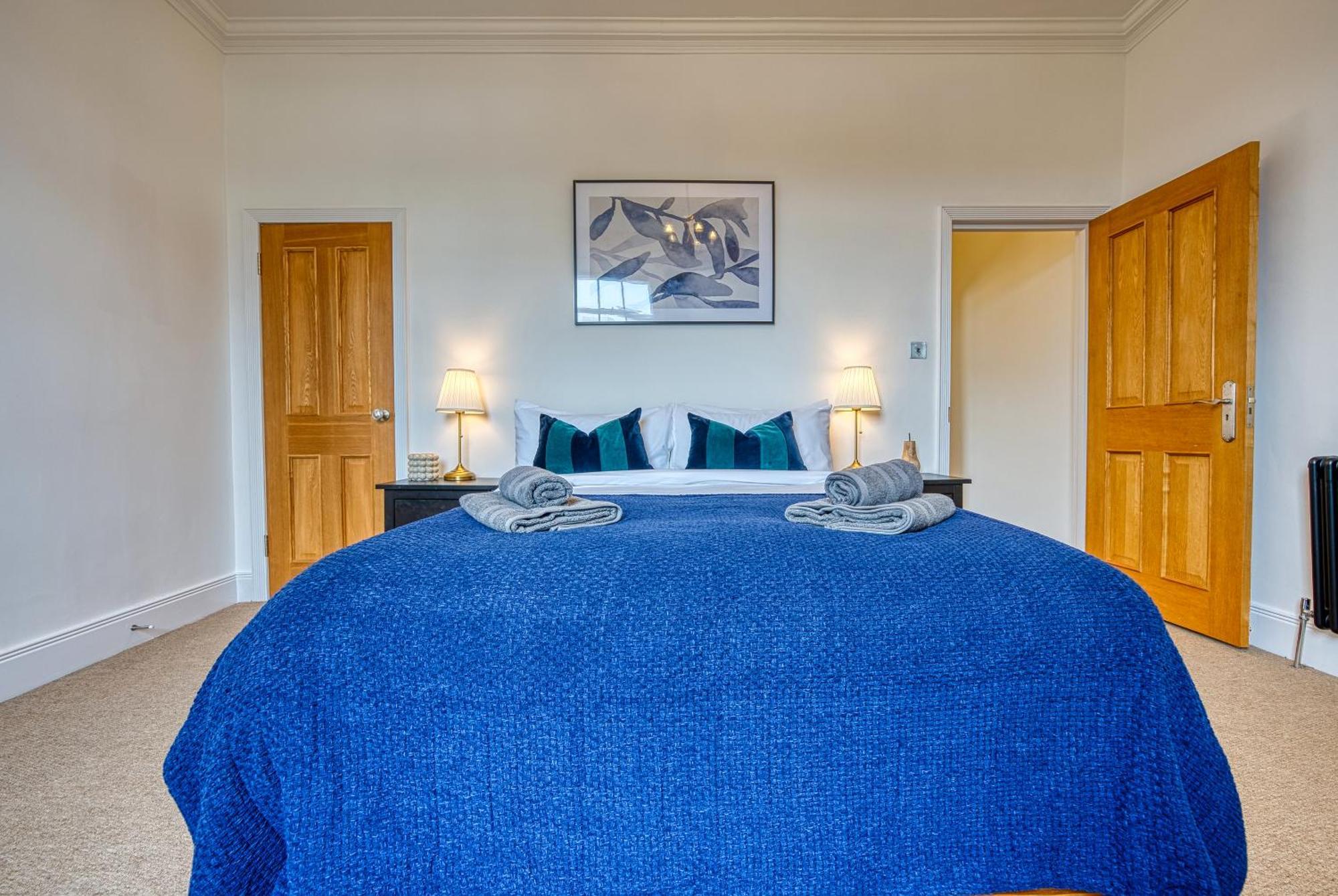 2 Bed Stunning Chic Modern Spacious Apt, Ocean Village, Southampton - Plenty Of Parking - By Blue Puffin Stays Bagian luar foto