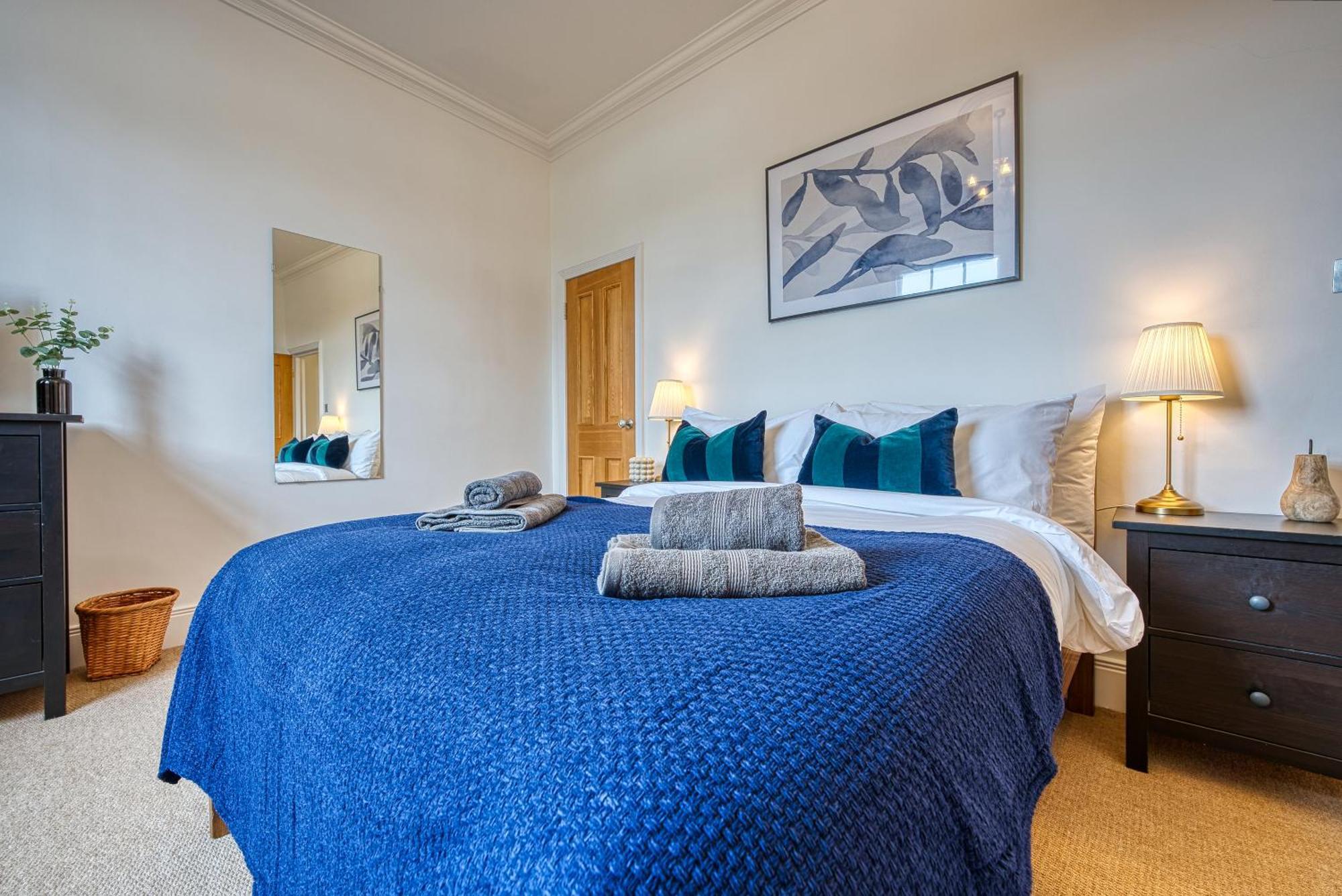 2 Bed Stunning Chic Modern Spacious Apt, Ocean Village, Southampton - Plenty Of Parking - By Blue Puffin Stays Bagian luar foto