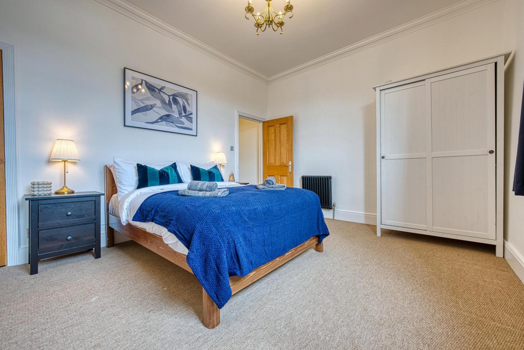 2 Bed Stunning Chic Modern Spacious Apt, Ocean Village, Southampton - Plenty Of Parking - By Blue Puffin Stays Bagian luar foto