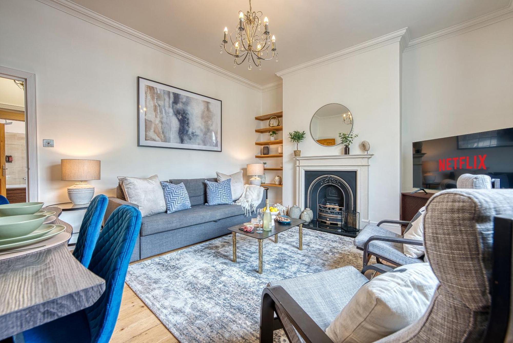 2 Bed Stunning Chic Modern Spacious Apt, Ocean Village, Southampton - Plenty Of Parking - By Blue Puffin Stays Bagian luar foto