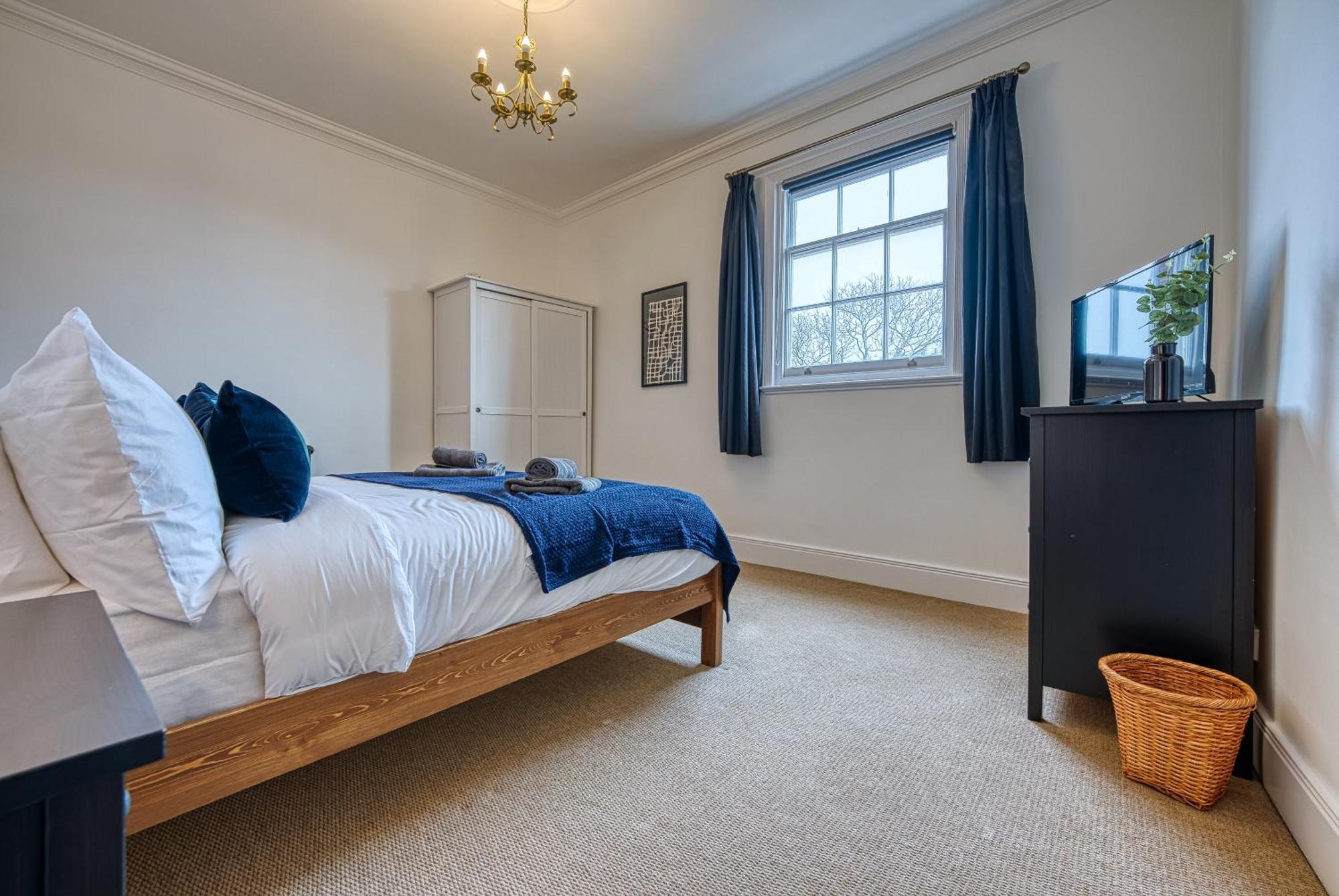 2 Bed Stunning Chic Modern Spacious Apt, Ocean Village, Southampton - Plenty Of Parking - By Blue Puffin Stays Bagian luar foto