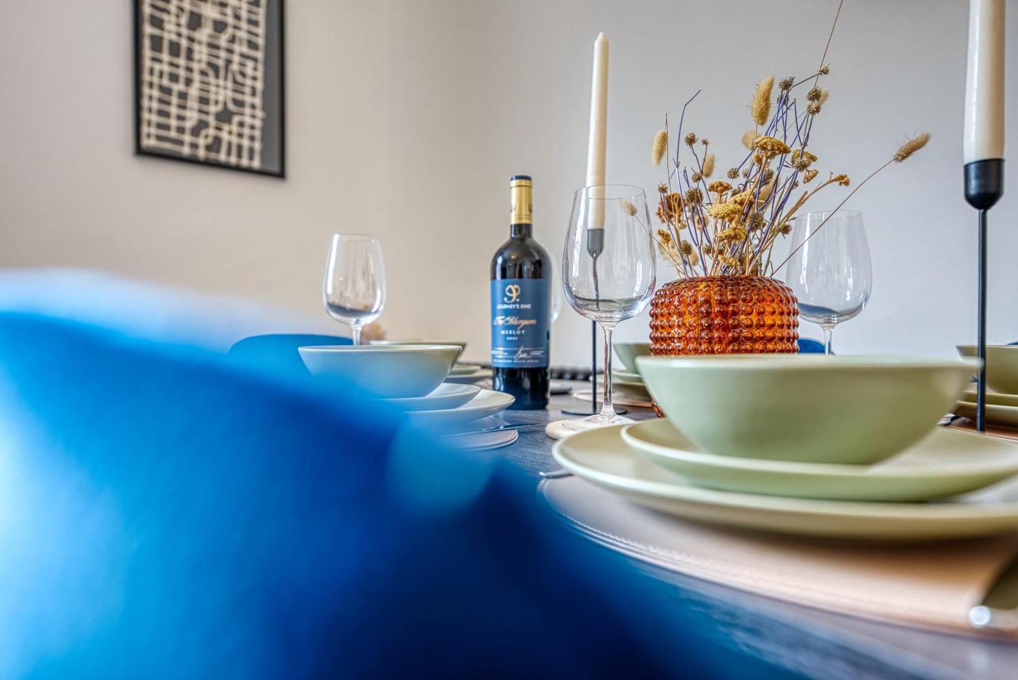 2 Bed Stunning Chic Modern Spacious Apt, Ocean Village, Southampton - Plenty Of Parking - By Blue Puffin Stays Bagian luar foto