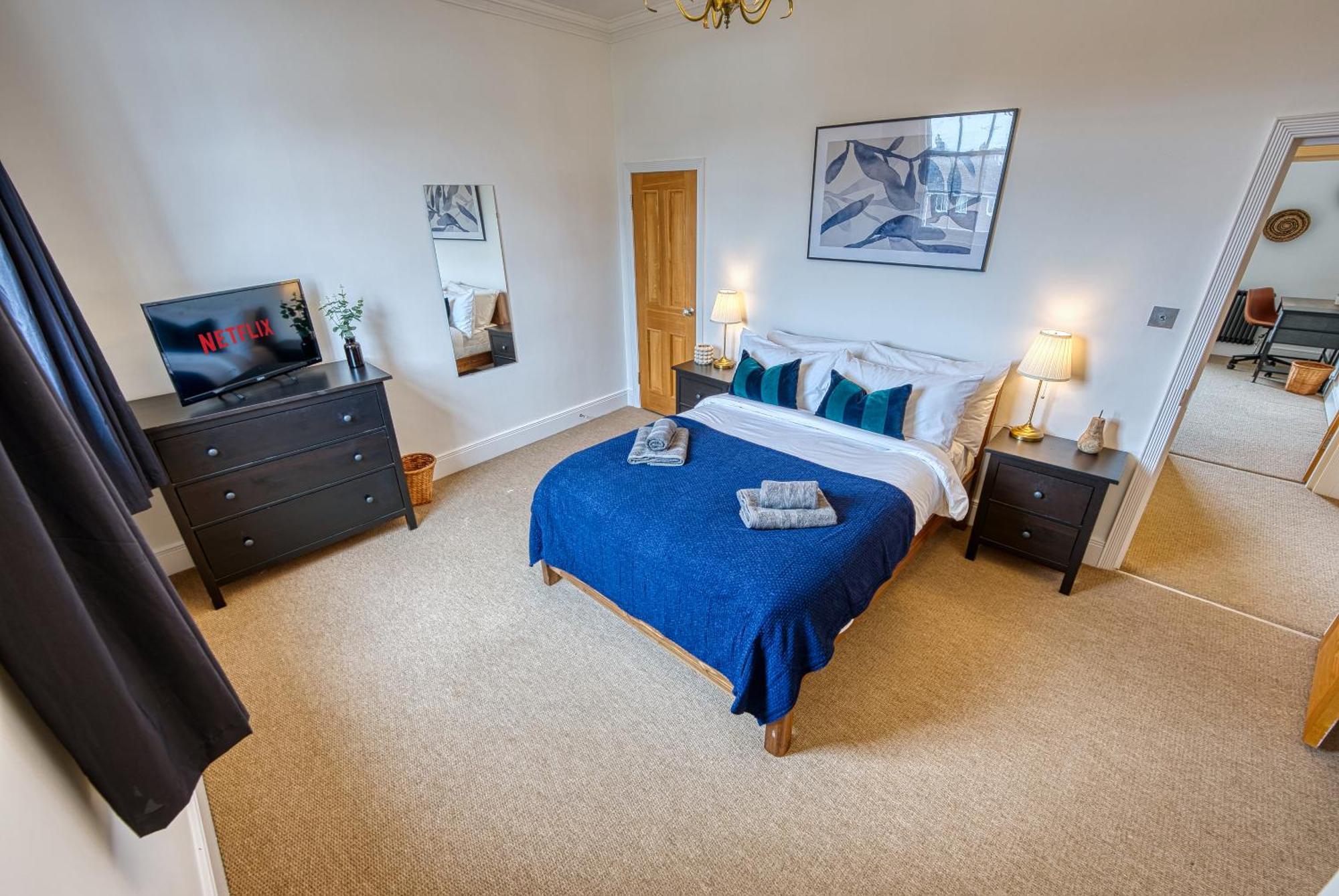 2 Bed Stunning Chic Modern Spacious Apt, Ocean Village, Southampton - Plenty Of Parking - By Blue Puffin Stays Bagian luar foto